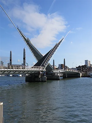 Swing-Bascule Bridges